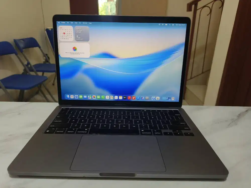 Flash Sale MacBook Pro Retina 13in 2020 M1 8GB SSD 256GB