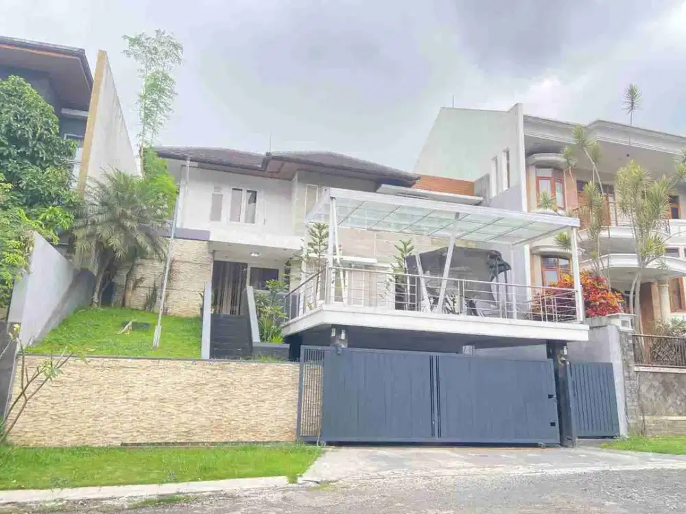 Rumah Besar Setra Duta dkt Tol Pasteur Bandung Utara