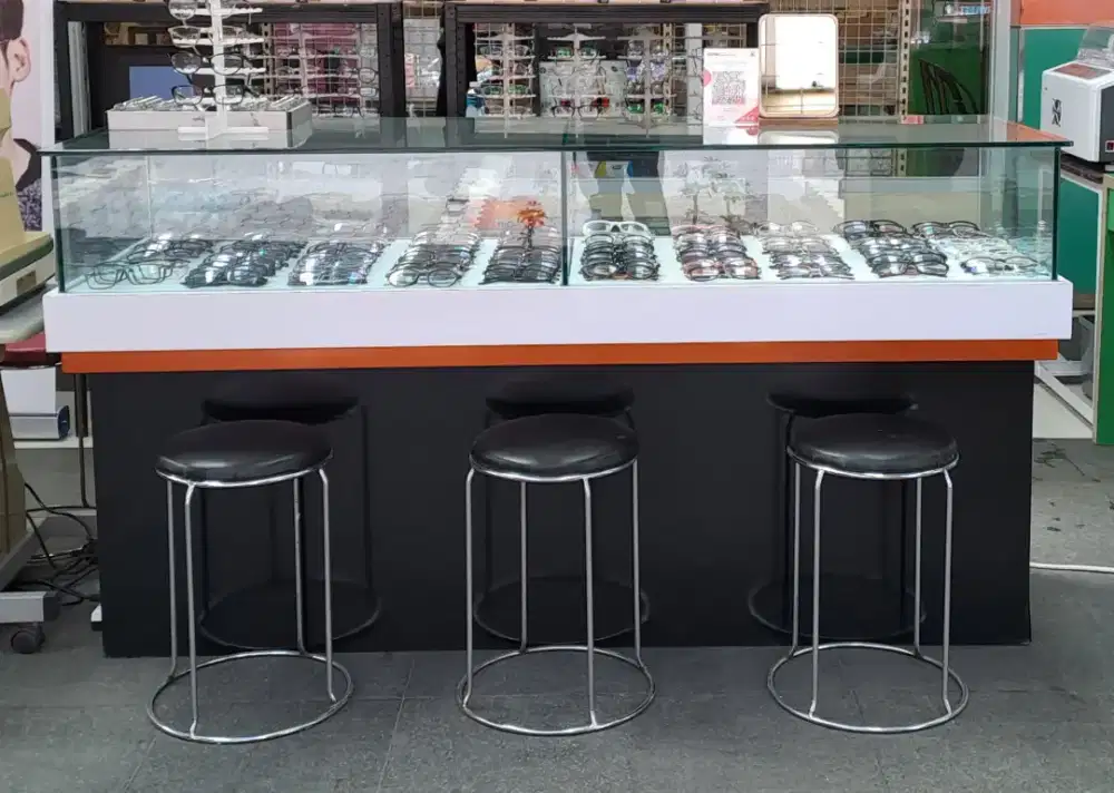 Etalase Bekas Optik Bahan Premium