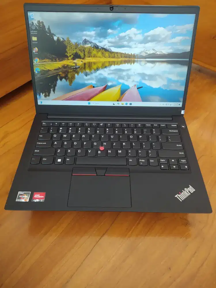 Lenovo Thinkpad E14 Ryzen 7-5700U
RAM 16GB / SSD 512GB NVME