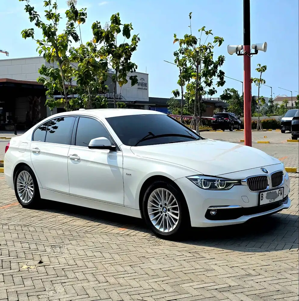 BMW 320i F30 2018  Luxury Line BMW F30 Putih White 2017 2019 Low Odo