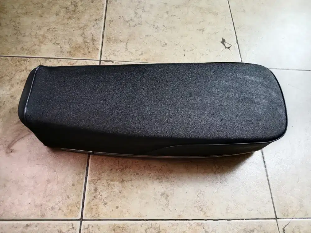 Jok honda cb warna hitam