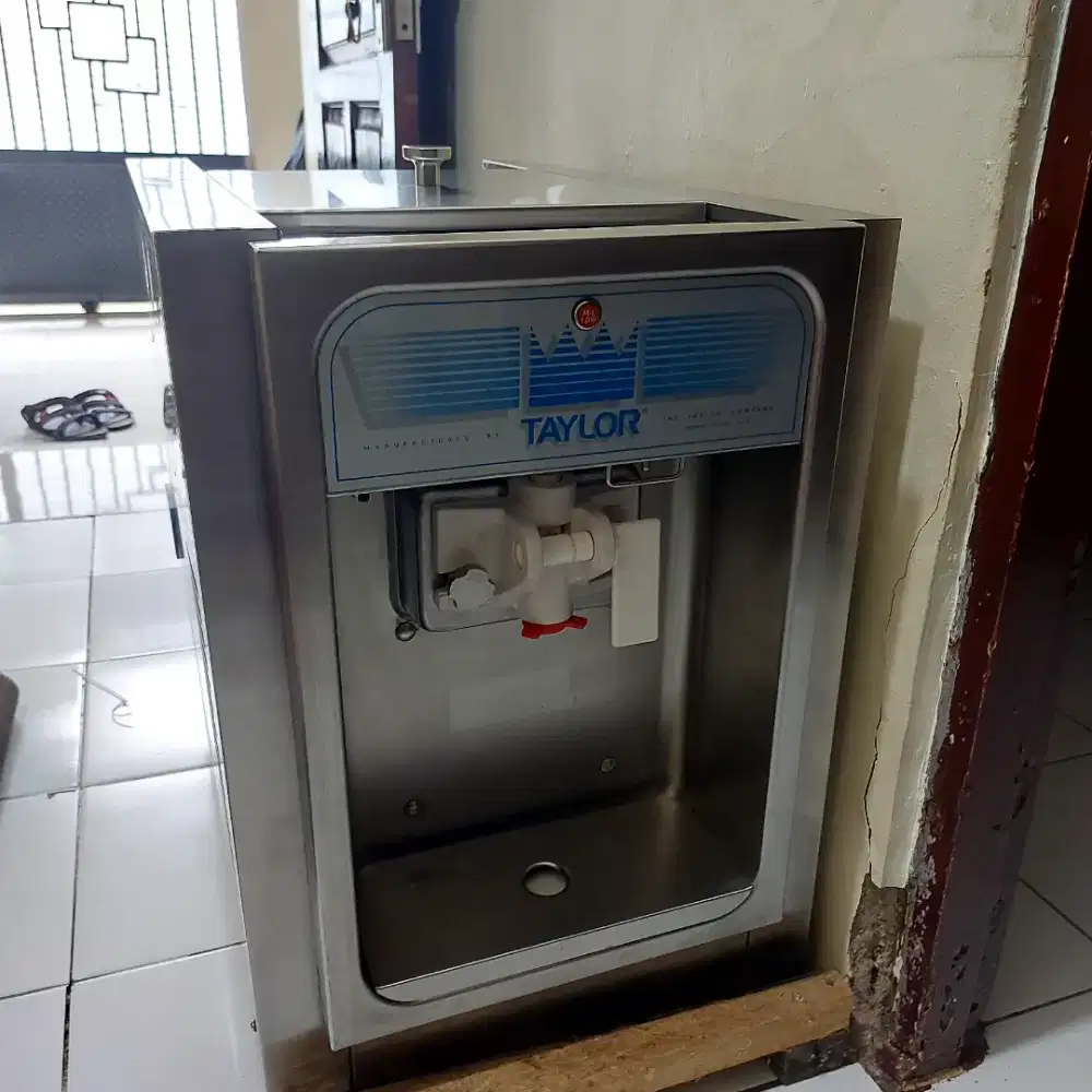 Mesin ice cream taylor 152