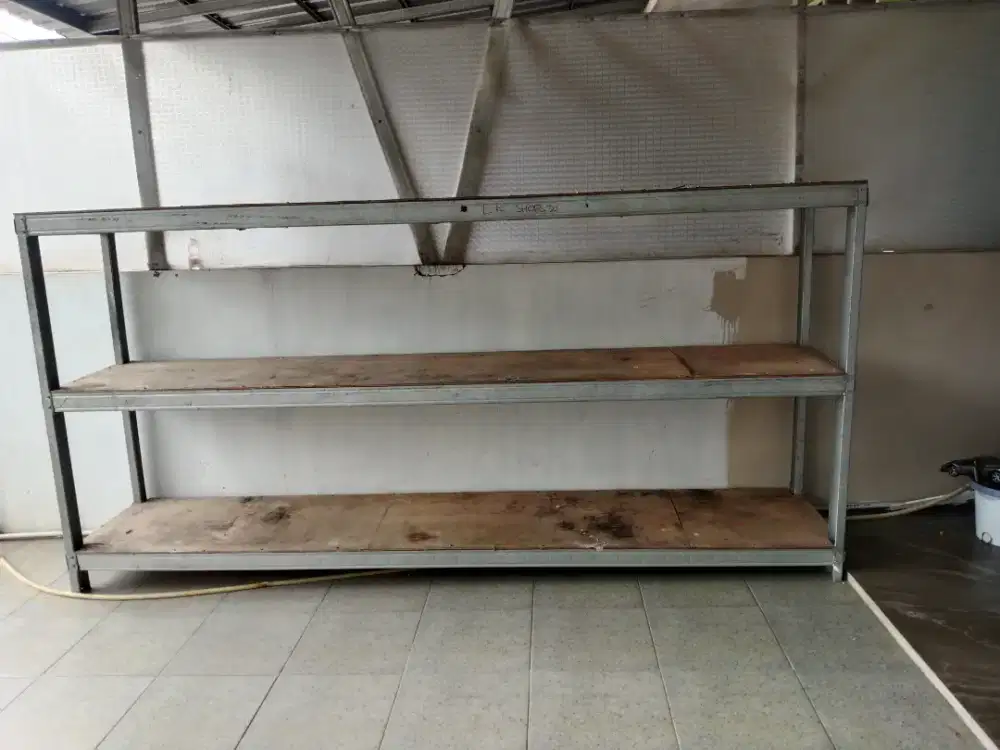 Dijual etalase 3 meter