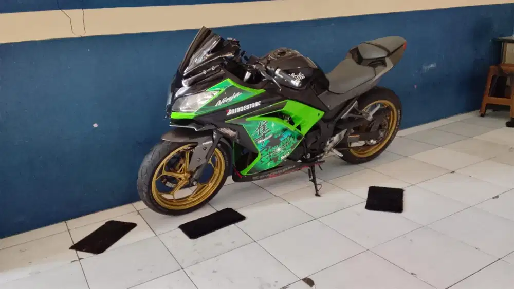(DIJUAL) KAWASAKI NINJA 250 2016 SURAT LENGKAP