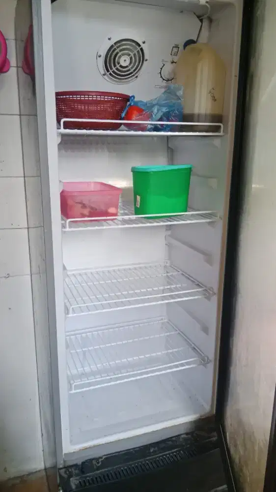 Kulkas freezer merek maspion