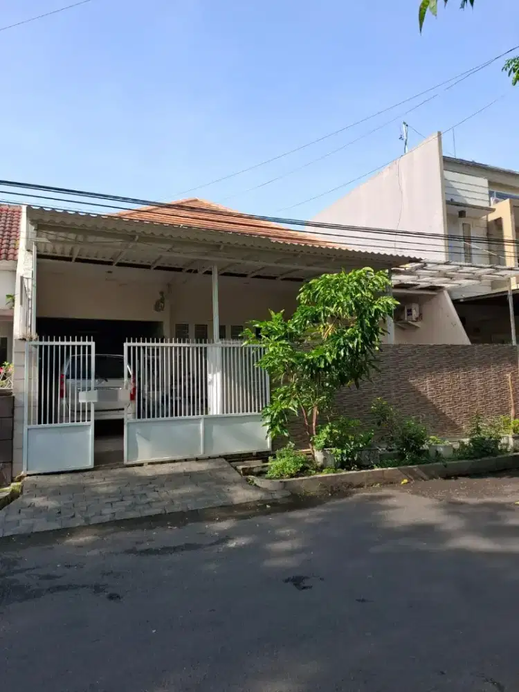 Dijual rumah. Renov 8th lalu.