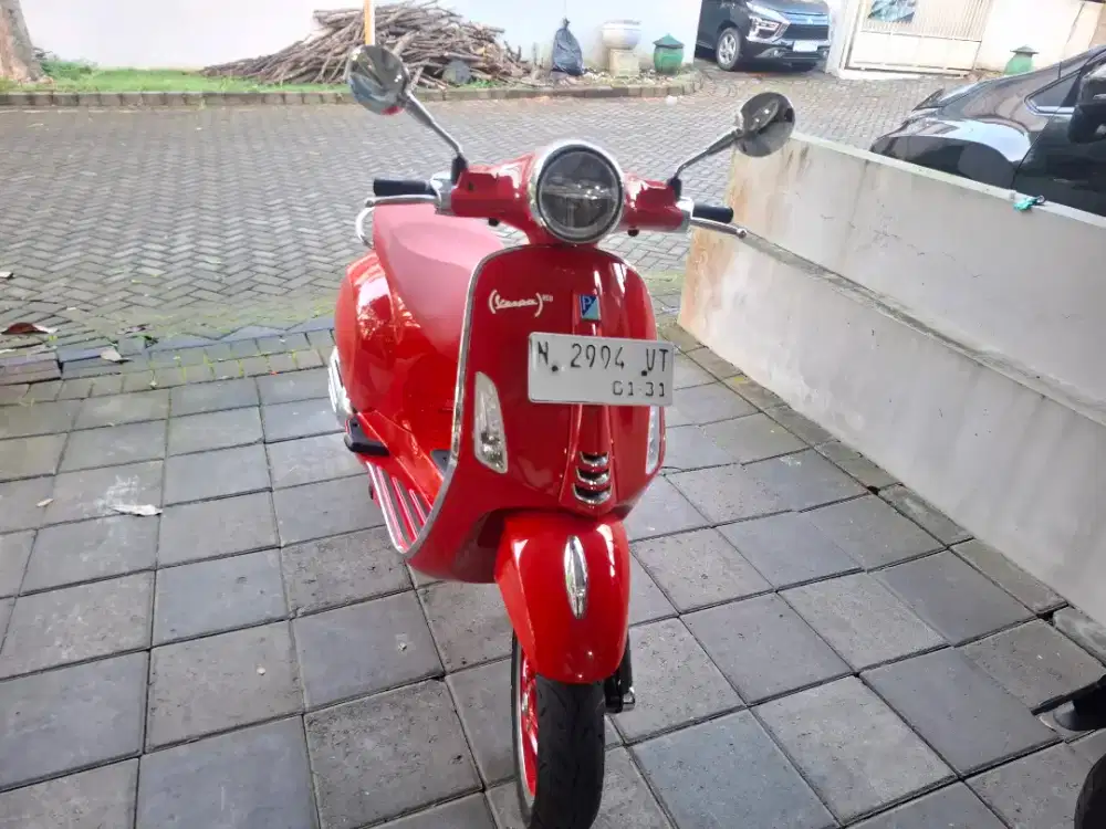Vespa Primavera Red Edition 2021