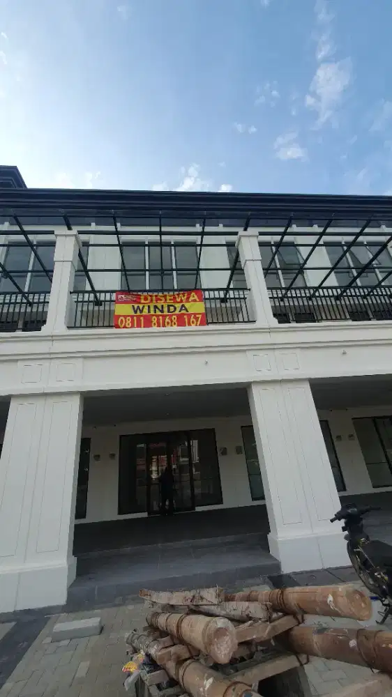 Di sewakan ruko baru  3lt The Hudson Gading Serpong hadap jalan raya