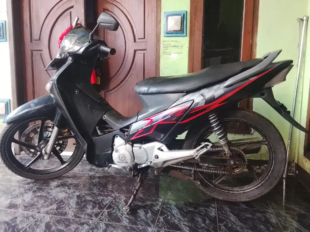 Honda Supra x 125 Hitam