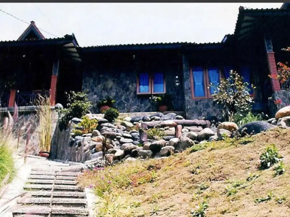 Jual Villa Ciwidey Adem Asri dan Luas