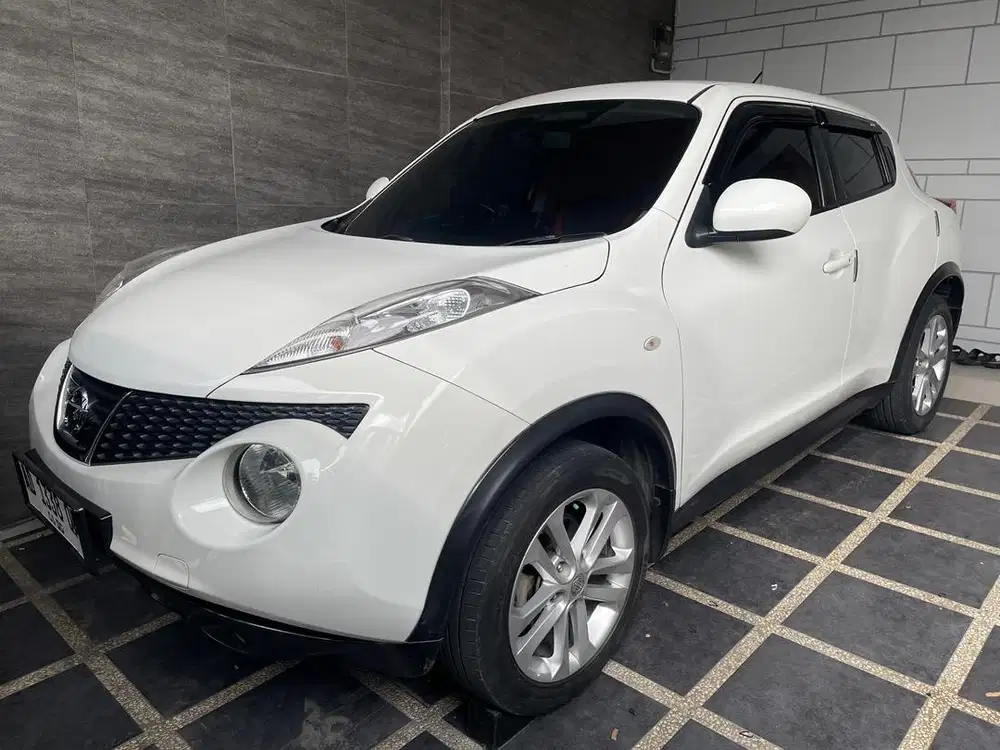 Nissan juke RX putih 2014 AD solo