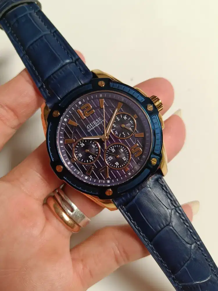 Guess W0600G3 original bekas cukup mulus bagus normal semua siap pakai