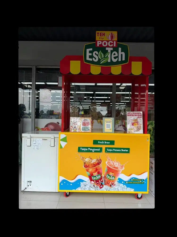 Spg untuk jaga stand teh poci di Superindo Gaplek