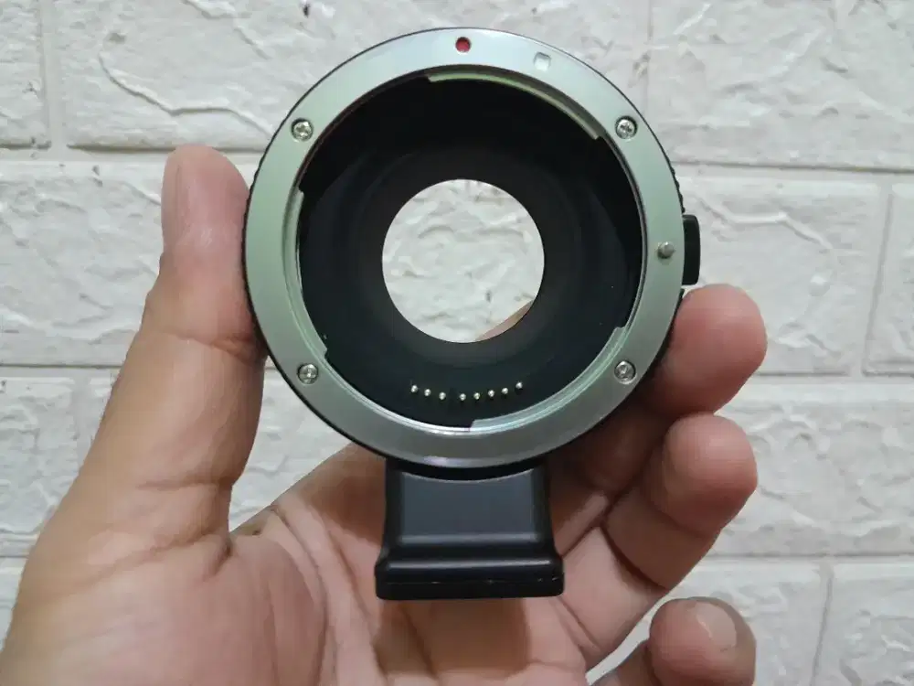 Adapter commlite EF-EOS M / dslr canon to mirroless canon