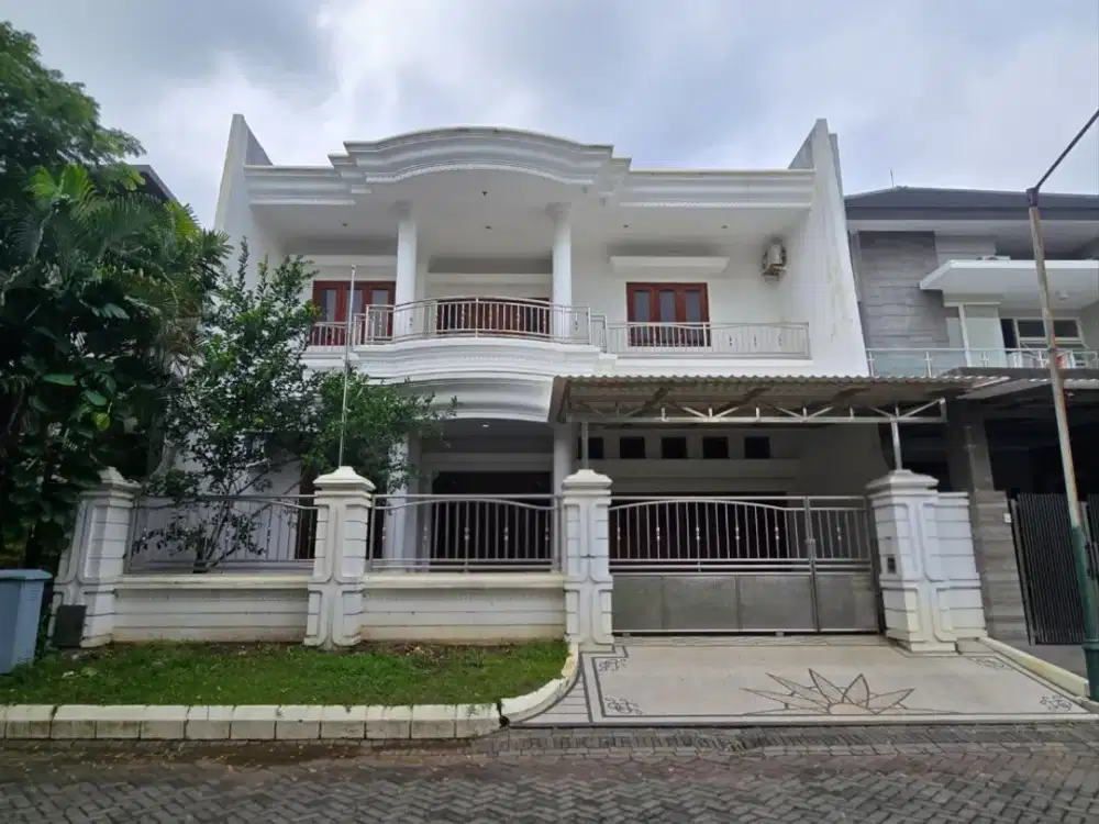 Rumah Villa Royal Pakuwon City STRATEGIS SIAP HUNI