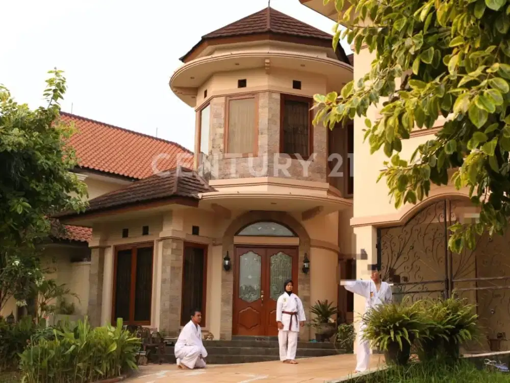 Rumah Besar 2LT di Kemang Pratama Bekasi – Siap Huni & Nyaman