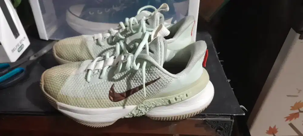 Sepatu Basket Lebron