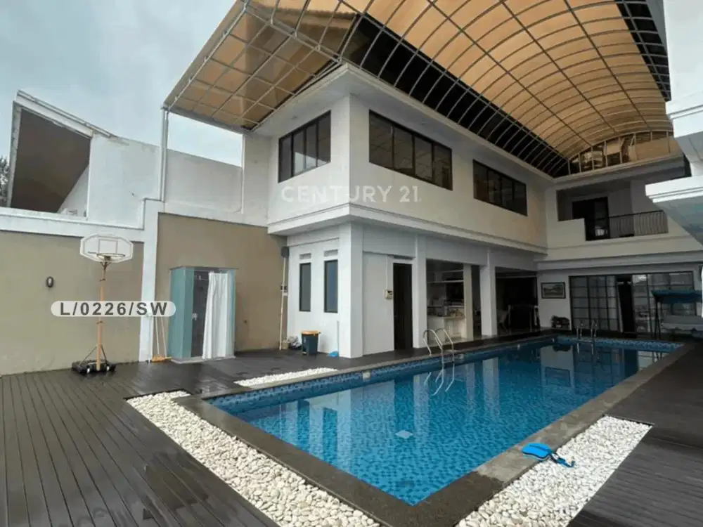 Rumah 2 Lantai SHM Full Furnished Kota Baru Parahyangan Bandung