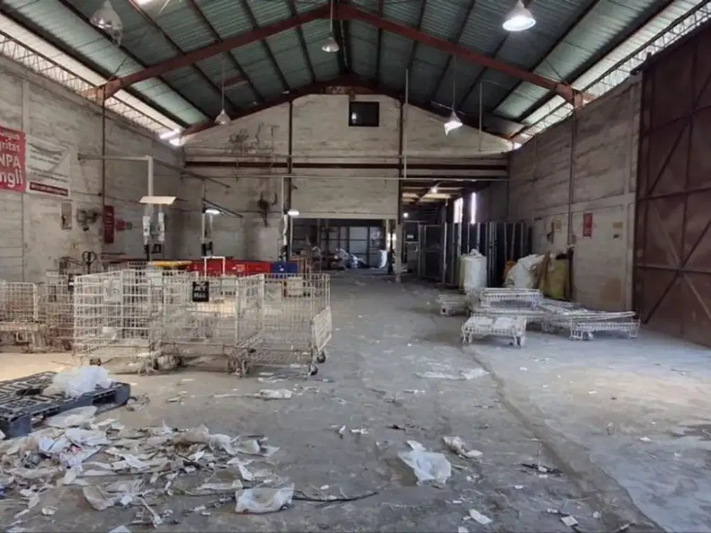 Gudang Besar Zona Perdagangan Disewakan, di Area Ubung, Denpasar