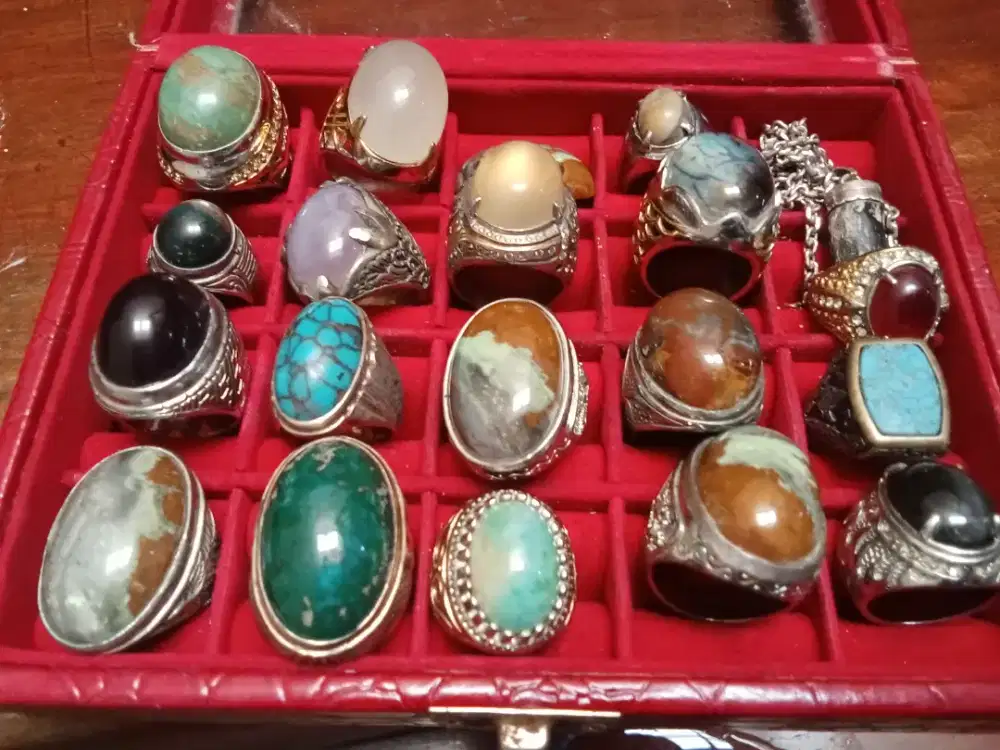 Dijual koleksi lama cincin batu akik antiq