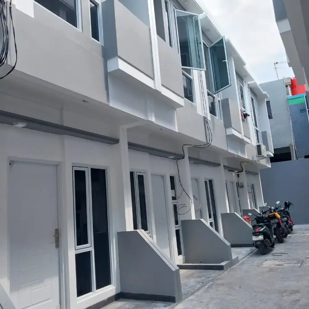 Di Jual Rumah Bagus 2 lantai di Jalan Kamboja Matraman