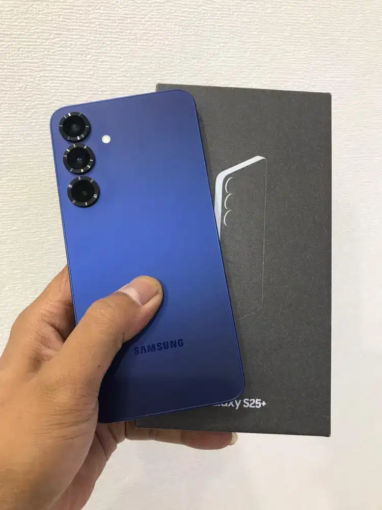 Samsung galaxy s25 plus 12/256 like new garansi on