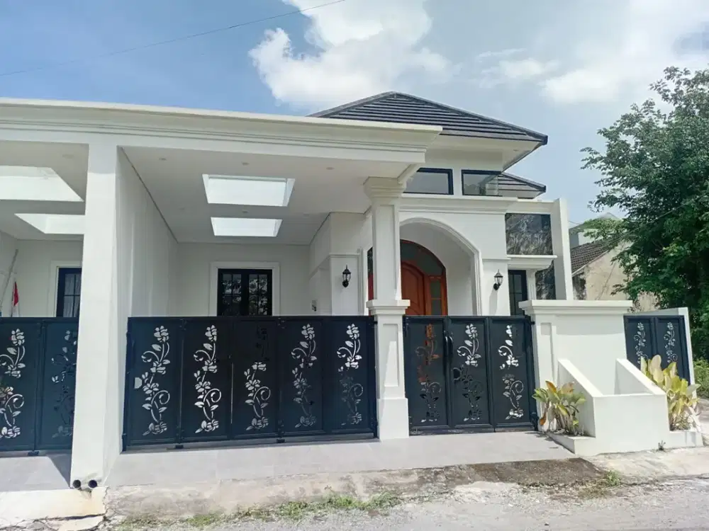 KEMEWAHAN EROPA KLASIK! Rumah 3 Kamar Tidur di Ngaglik