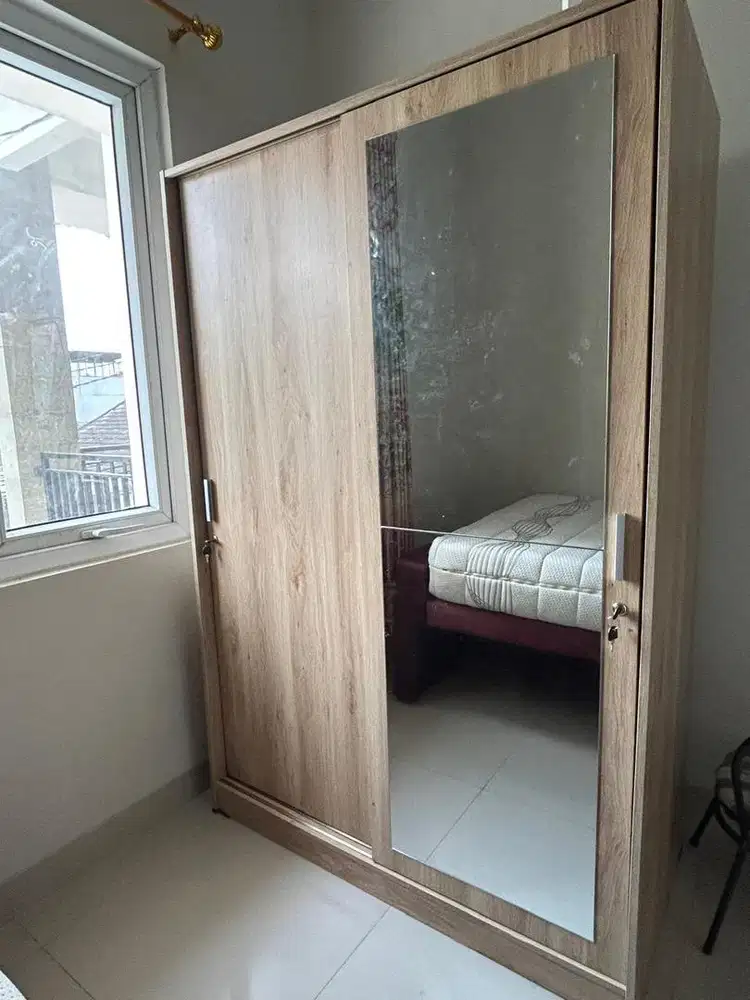 Lemari pakaian sliding door (second)