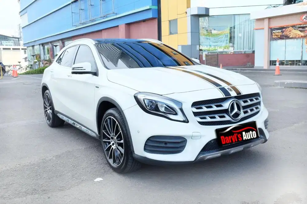 Mercedes Benz GLA200 AMG Line Edition 50th Panoramic