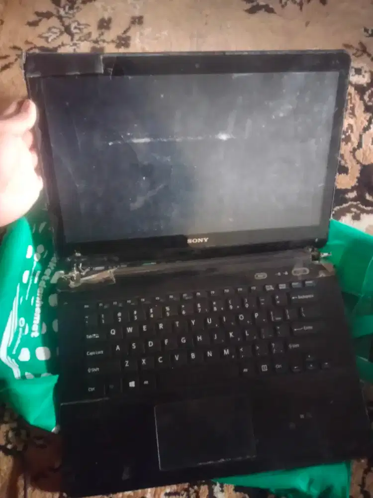 Sony Vaio matot AMD A8 ram 4gb hardisk 1TB