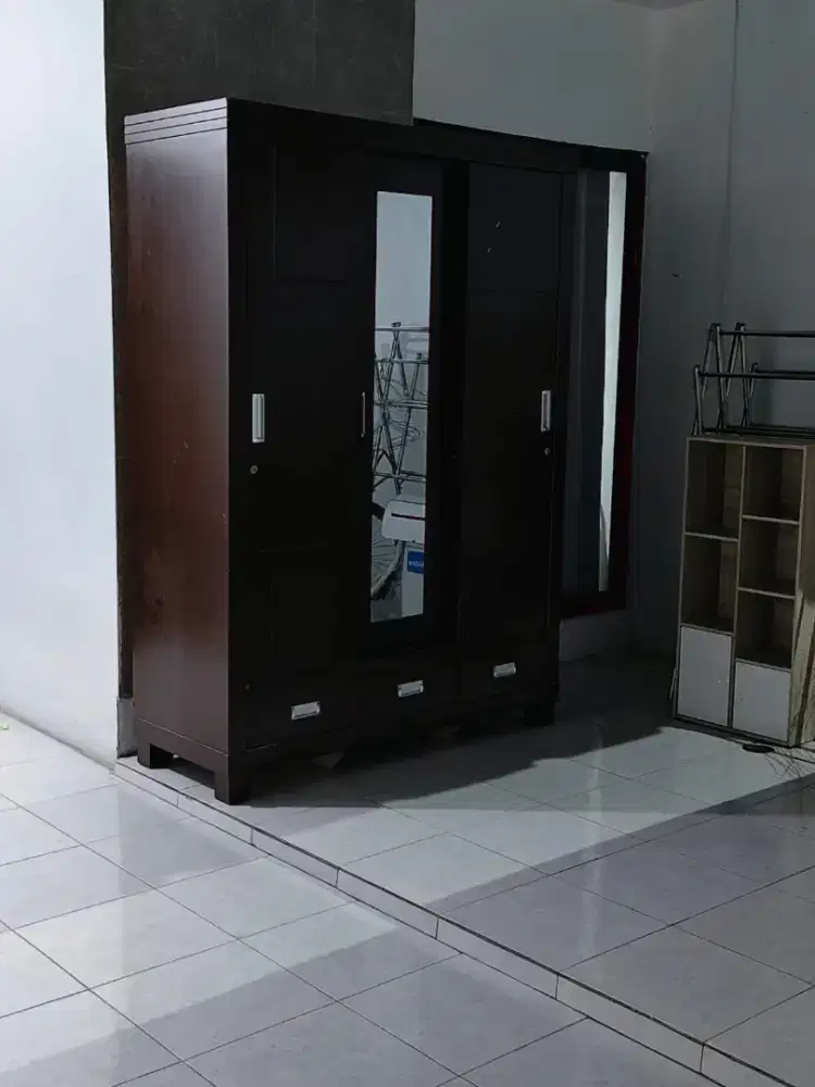 Dijual Lemari 3 Pintu