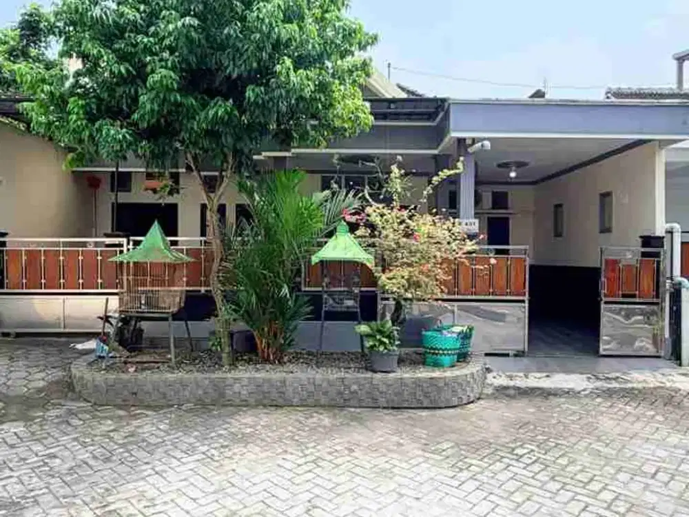 RUMAH CANTIK DAN BERSIH SANGAT TERAWAT UNIT POJOK DALAM PERUMAHAN DI PURWOMARTANI