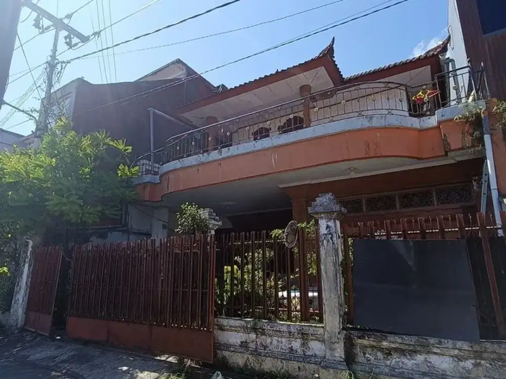 Rumah 2 Lantai Gaya Tradisional Dijual, di Pusat Kota Denpasar Barat