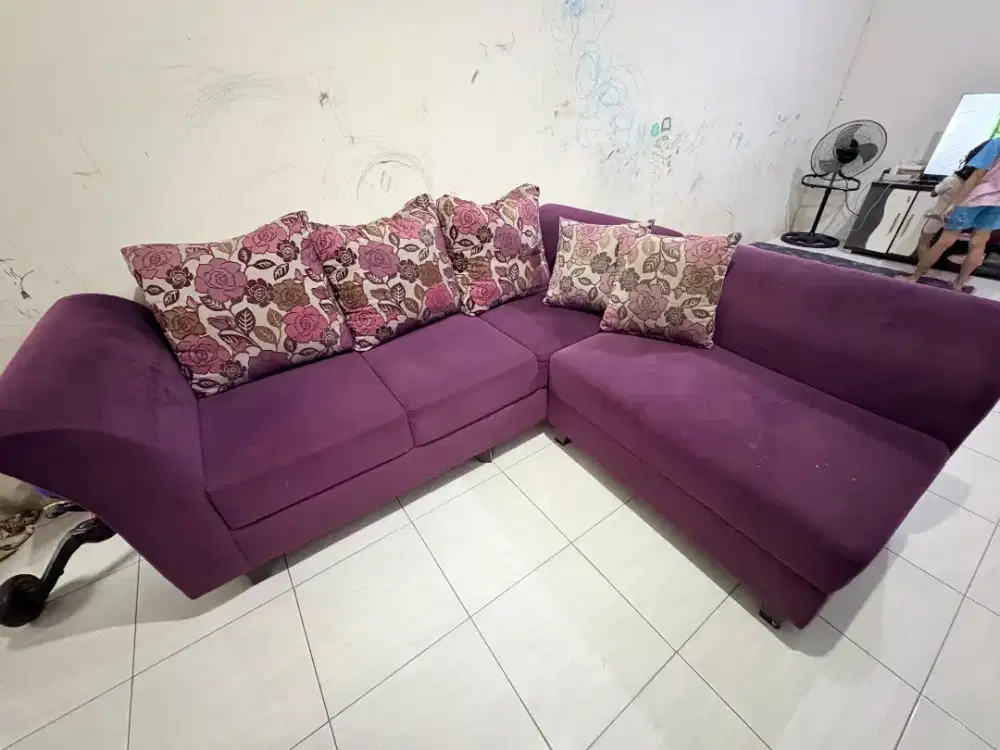 Bangku sofa lengkap dengan bantal