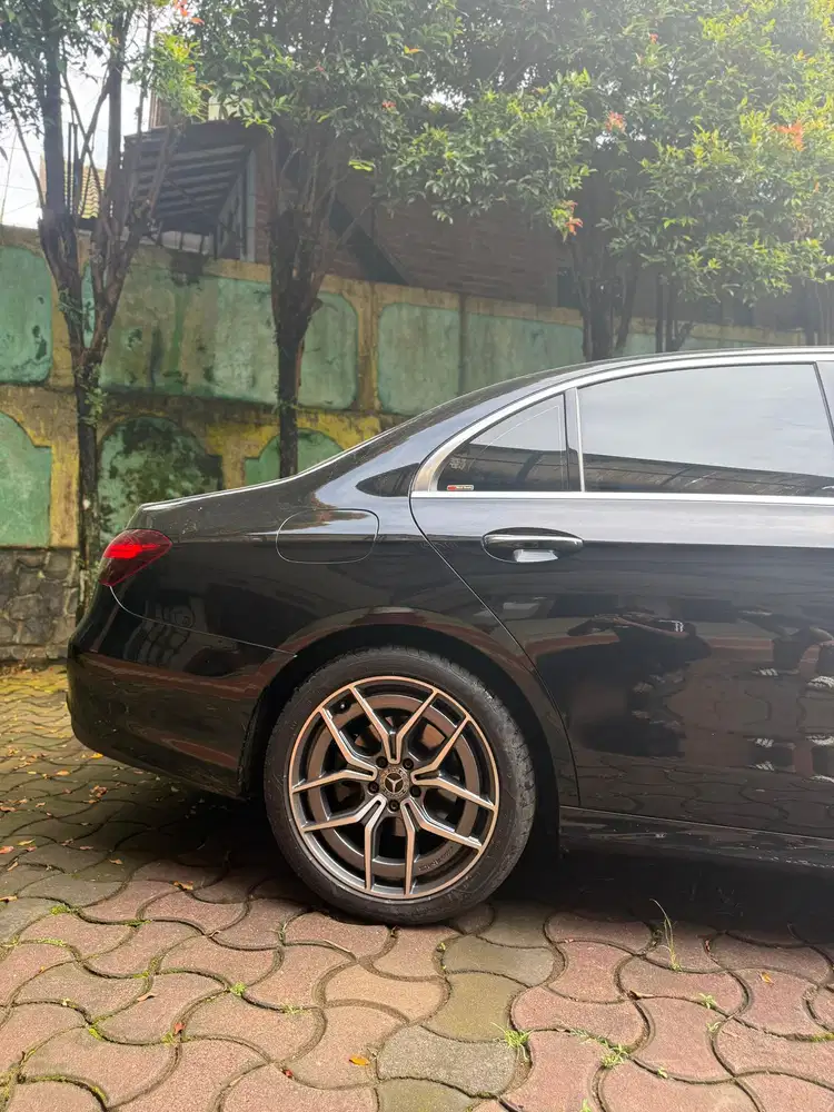 Mercedes-Benz E300 2023 Bensin