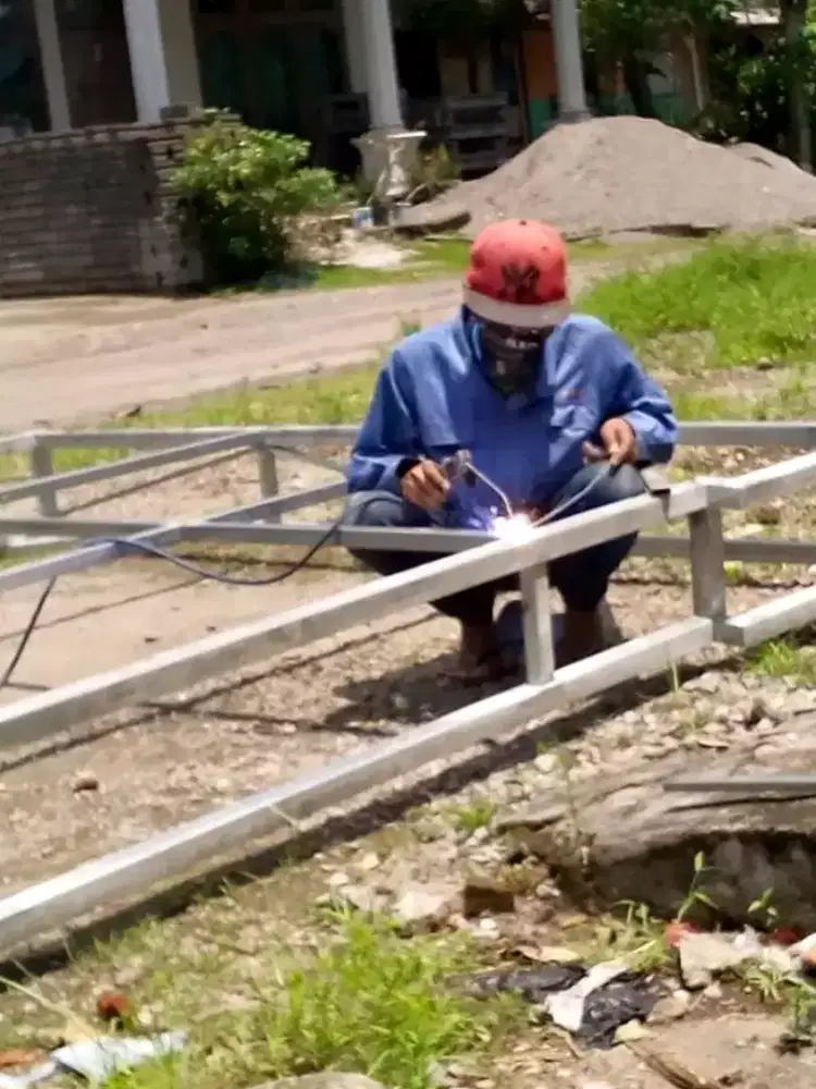 Tukang las panggilan