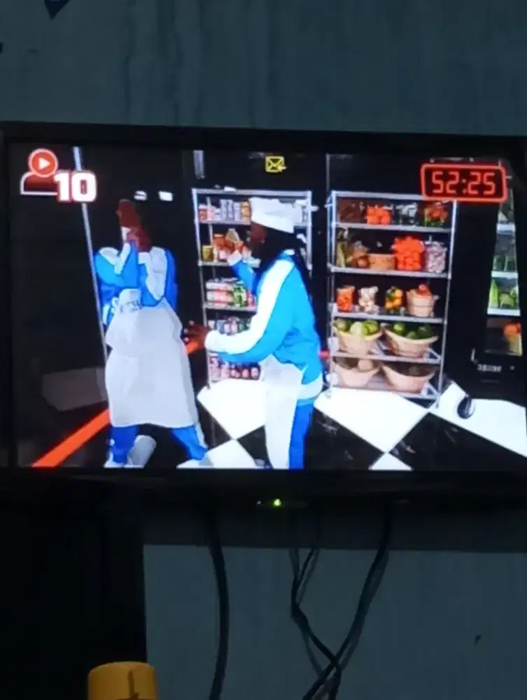 Tv LED 21 inci  PS2  HDD dan 2 Stick