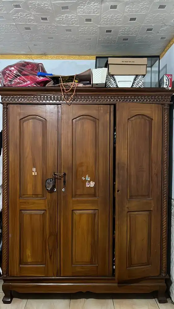 Jual lemari kayu jati