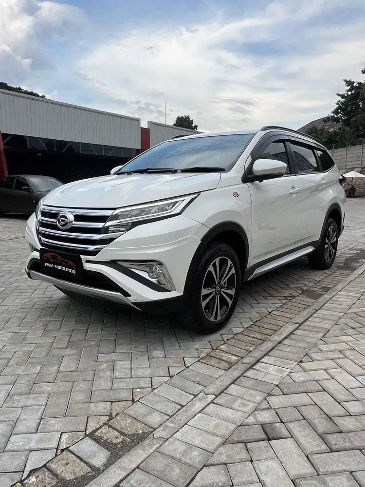 Daihatsu terios R deluxe AT 2018 putih,istimewa,bagus,camera 360