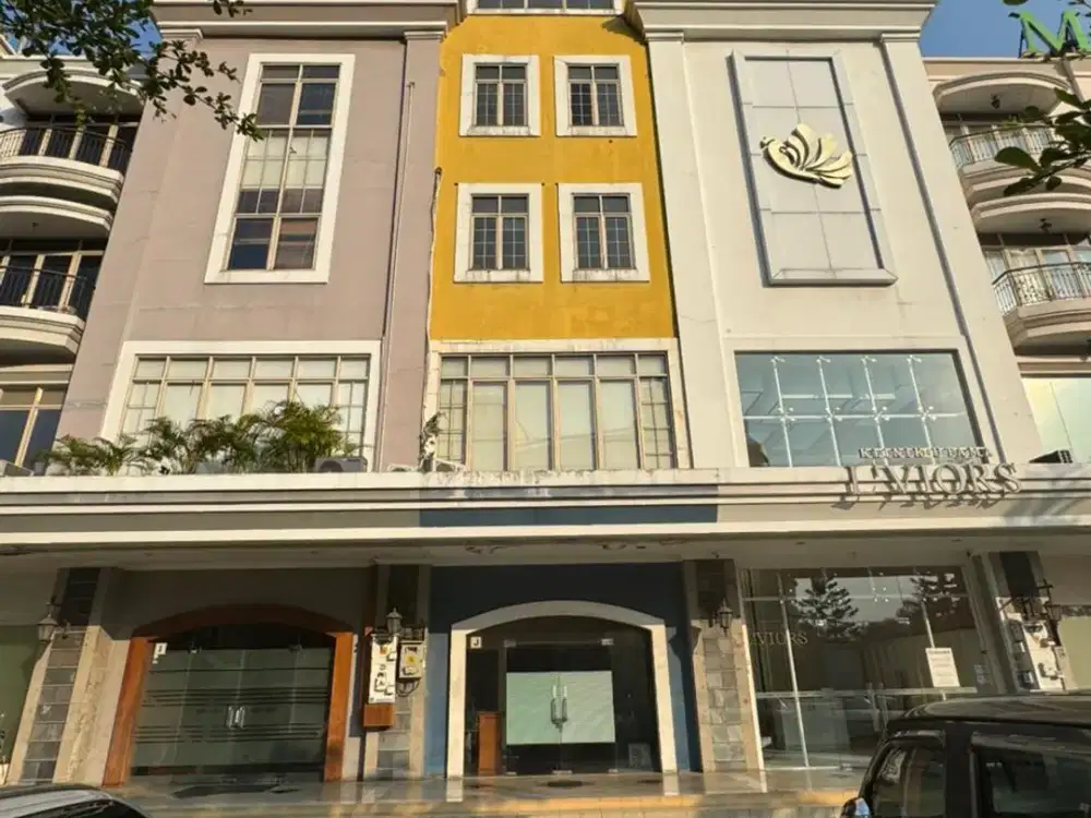 DISEWA RUKO DI SIMPRUG GELLERY, JAKARTA SELATAN, 6 LANTAI, ADA LIFT, HGB.