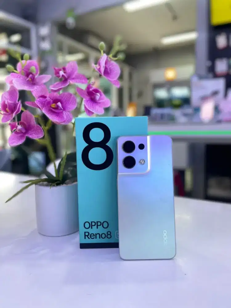 Oppo reno 8 5G 8/256 like new