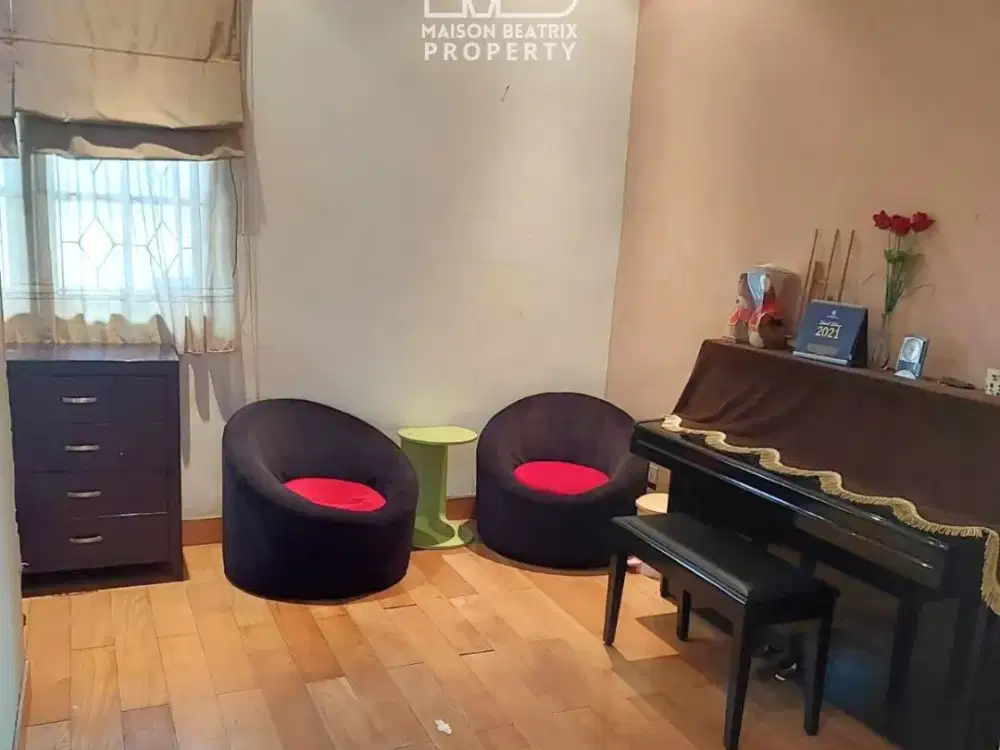 RUMAH SIAP HUNI LOKASI BAGUS DAN SANGAT STRATEGIS DI VERSAILLES BSD CITY - TANGSEL