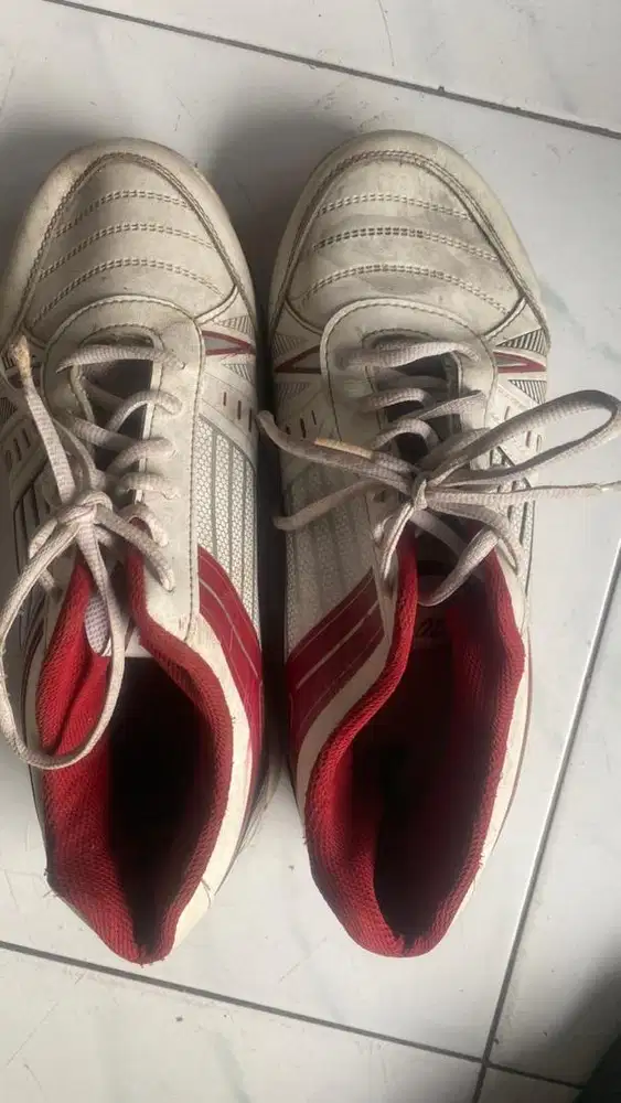 jual murah bu sepatu cassual santai bisa buat lari size 43