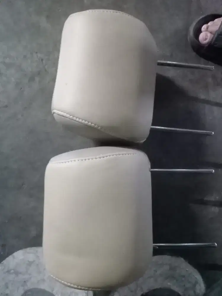 Jual head rest jok fortuner 2012