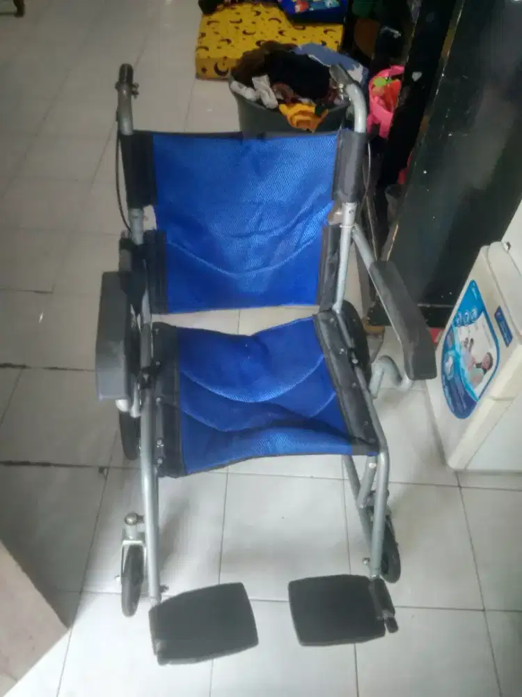 Kursi Roda lipat efesien murah