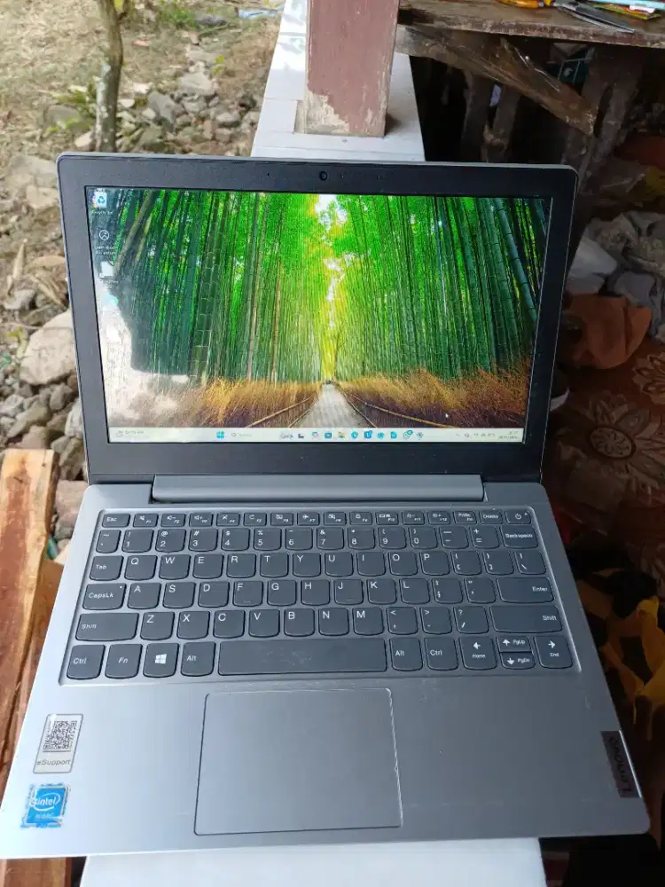 FOR SALE, LAPTOP SECOND
