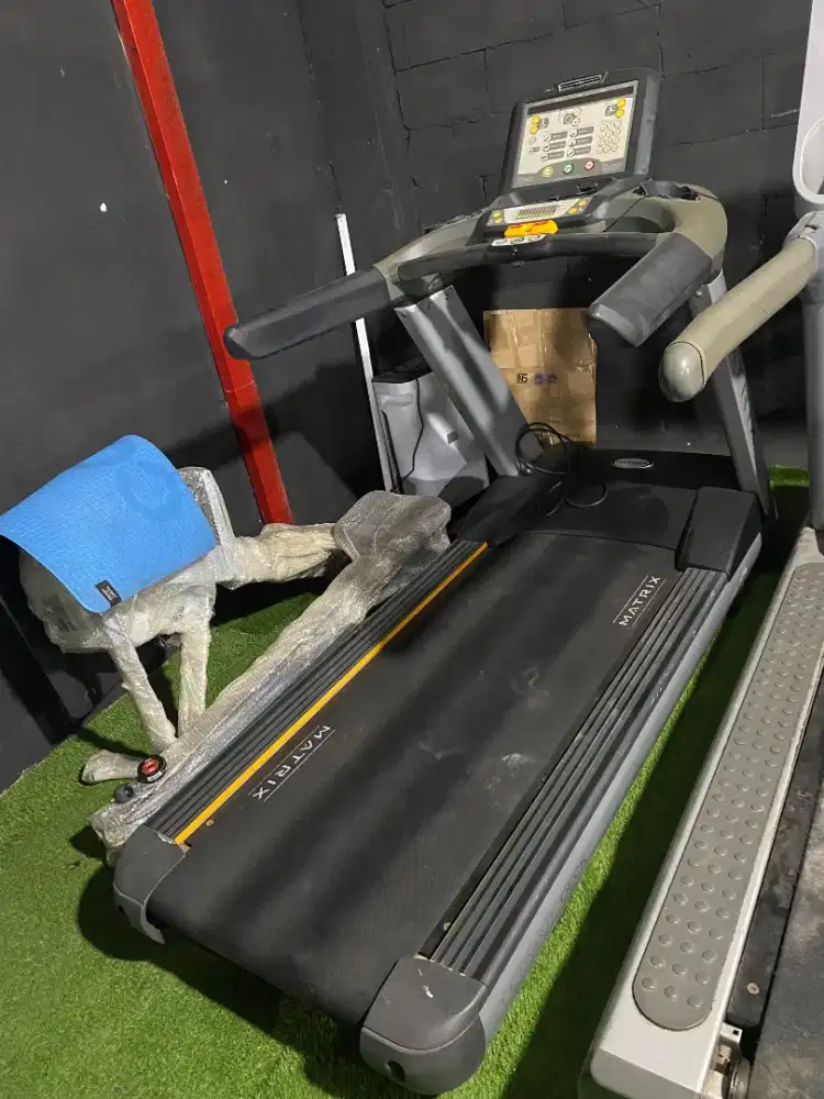 Treadmills merk matrix bekas