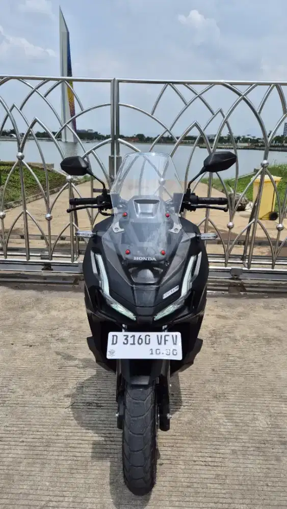 Honda ADV 160 Hitam Doff ABS HSTC tahun 2025
