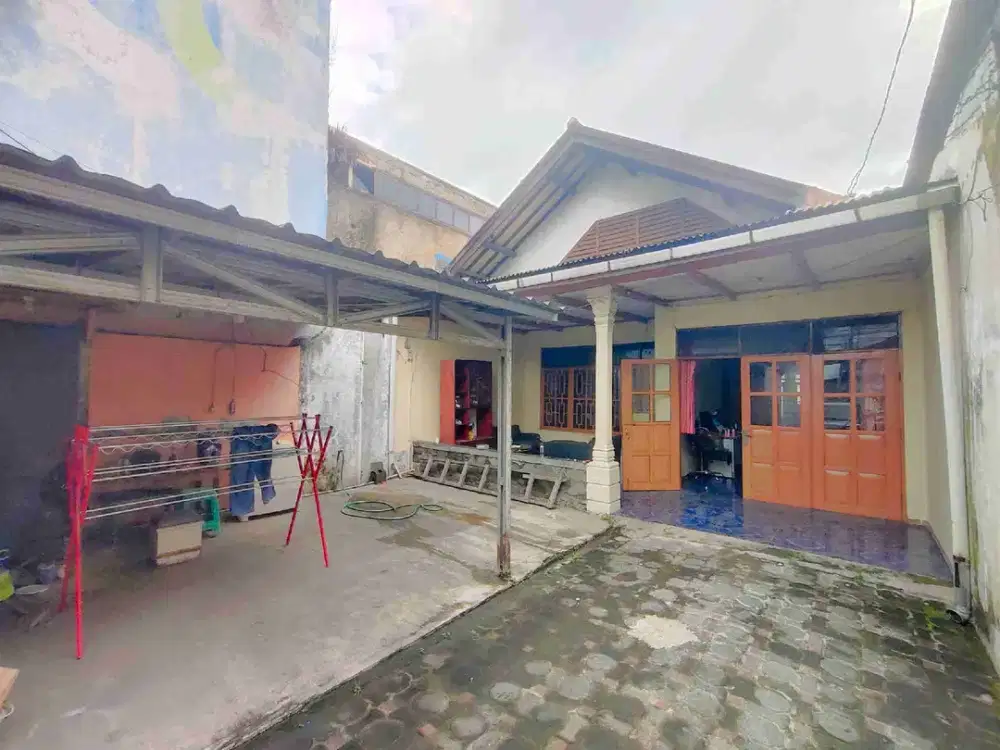 HITUNG TANAH Rumah + Toko/Kios di Jalan Raya Padalarang